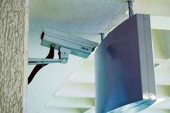 cctv blocked by moniter