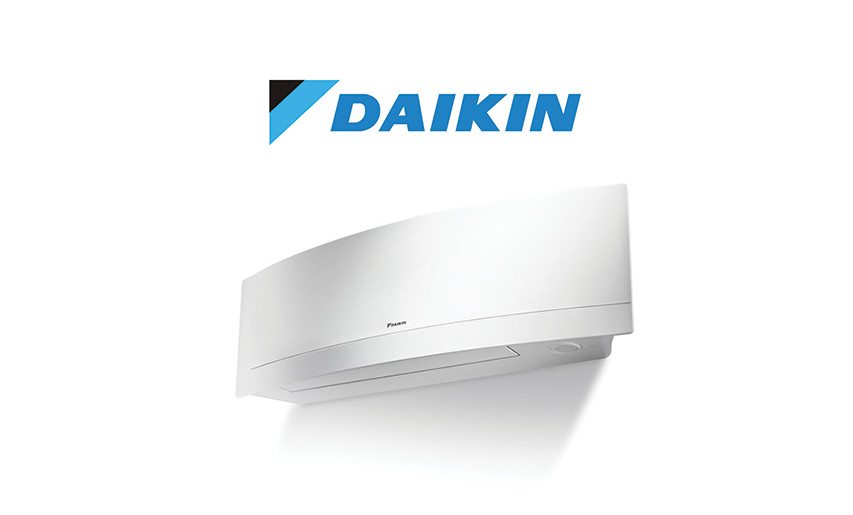 Logotipo de Daikin, con unidad de aire acondicionado de pared Emura